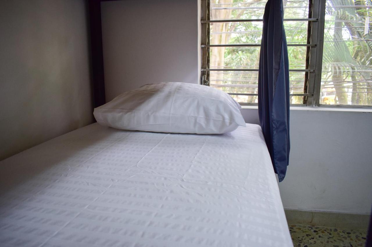 Area 51 Hostel Medellín Extérieur photo