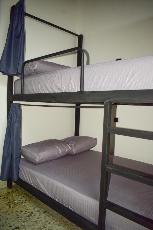 Area 51 Hostel Medellín Extérieur photo